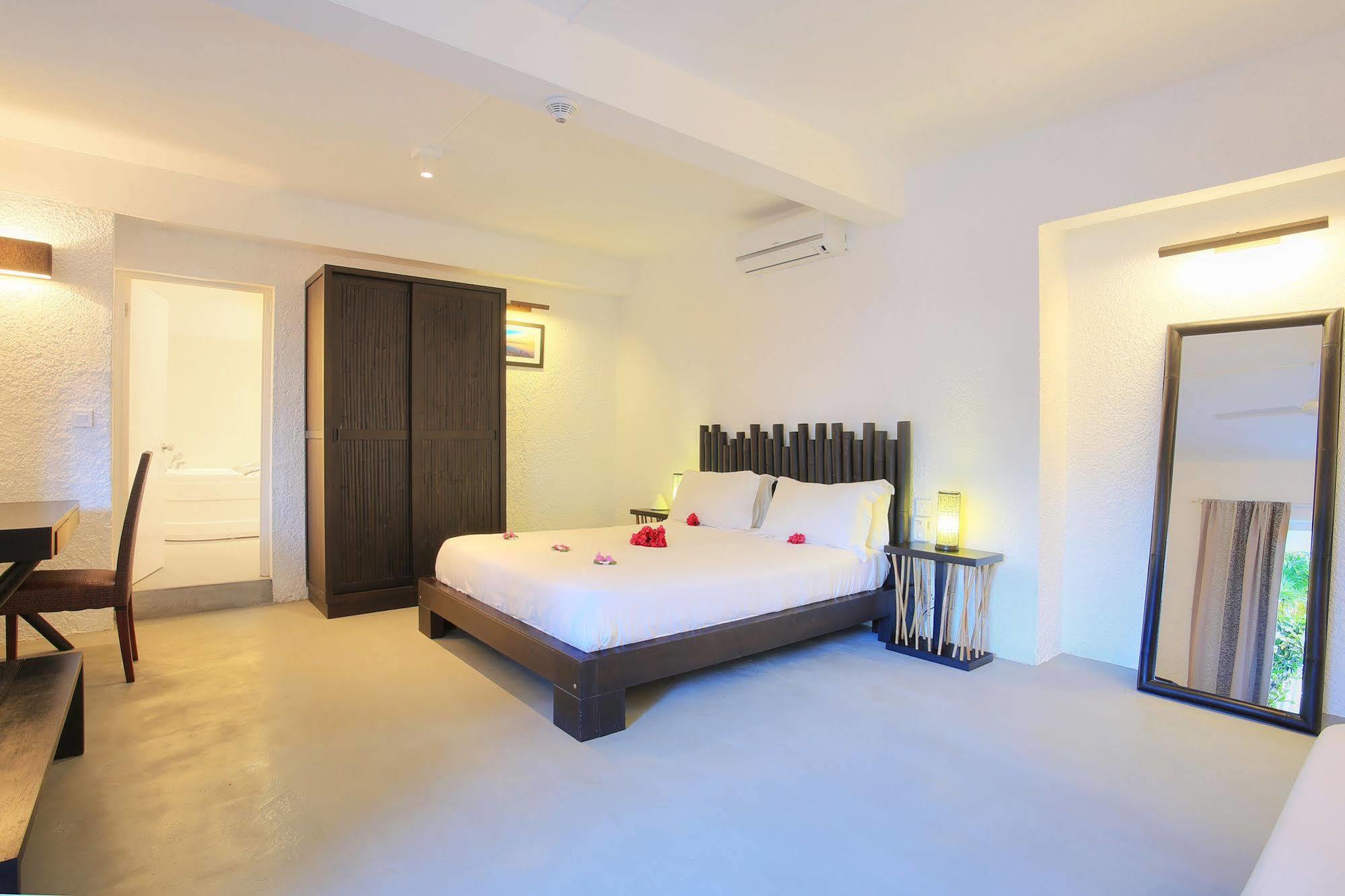Esprit Libre Restaurant & Guest House Grand-Baie Dış mekan fotoğraf