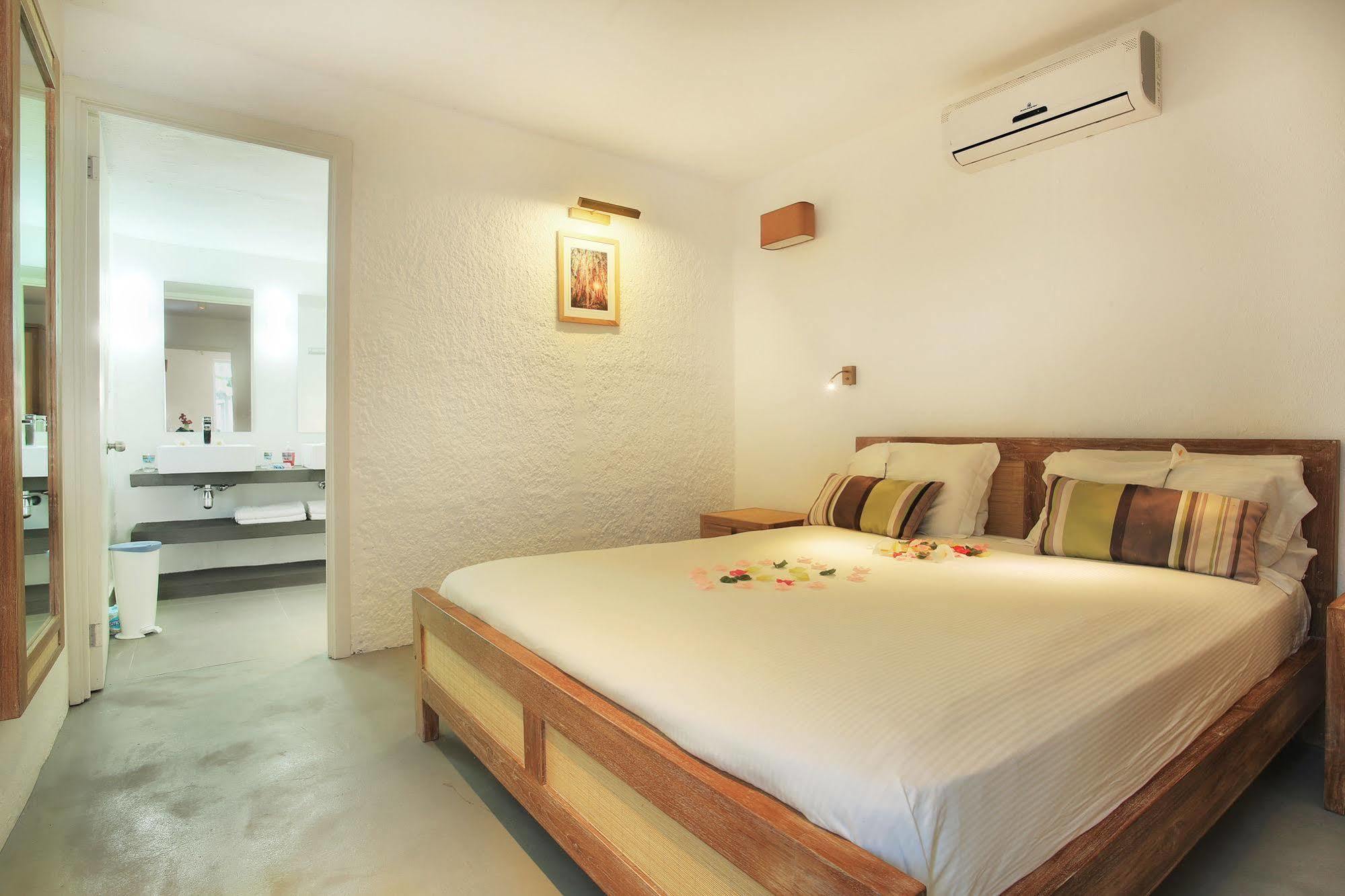 Esprit Libre Restaurant & Guest House Grand-Baie Dış mekan fotoğraf