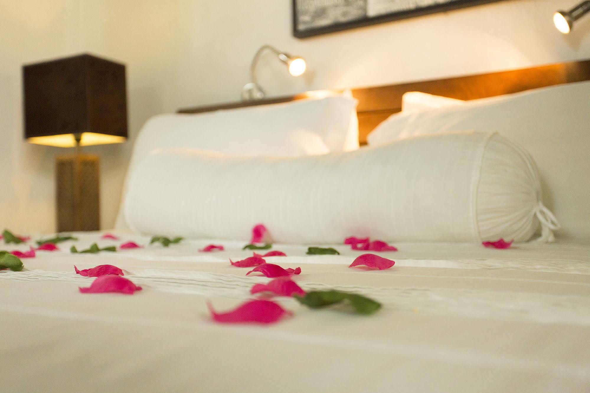Esprit Libre Restaurant & Guest House Grand-Baie Dış mekan fotoğraf